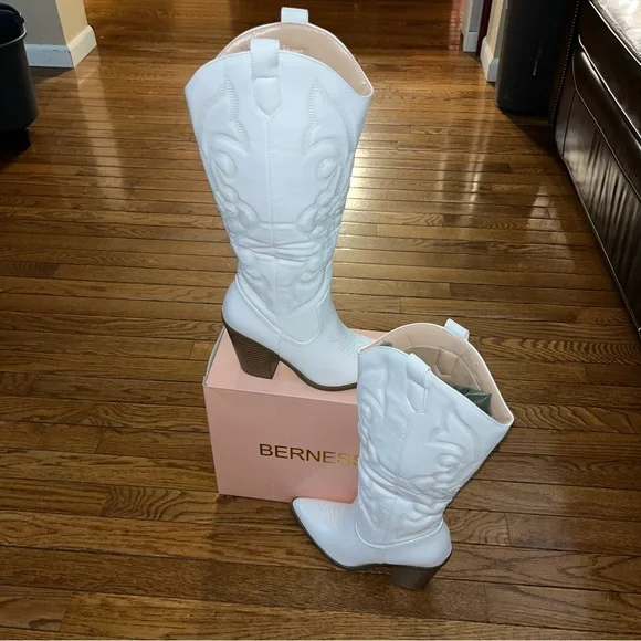 Berness Arizona Quilted Cowboy Boots White Women’s Size 8 Western Design - Picture 11 of 13